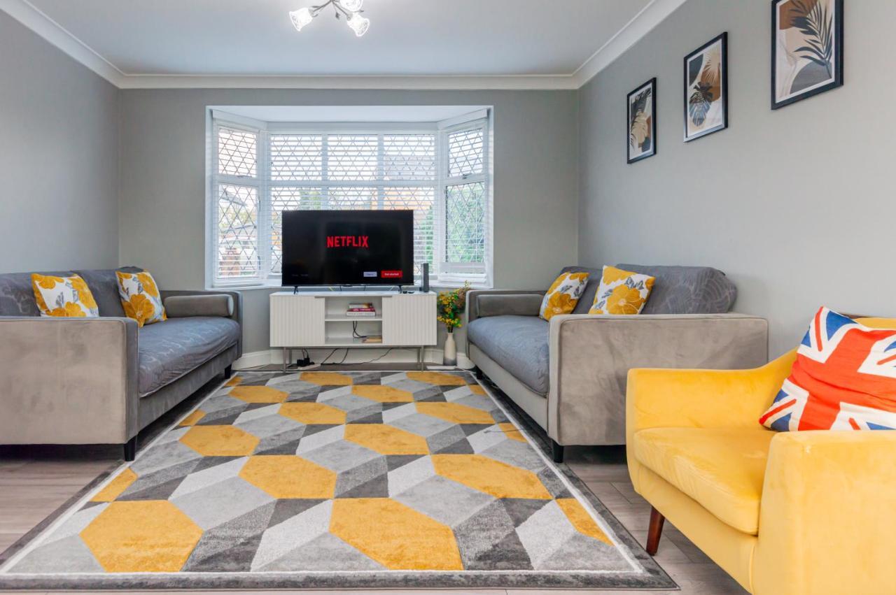Stunning Place, Close To Windsor & Heathrow & Private Parking Burnham  Exterior foto